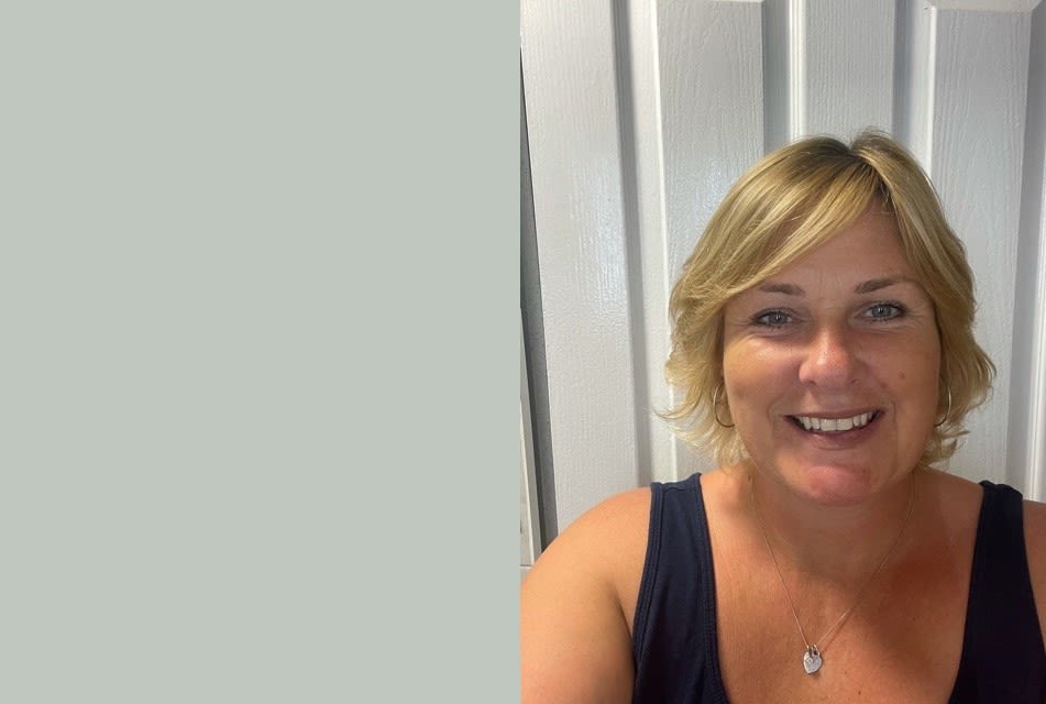 Image of contributor Lesley